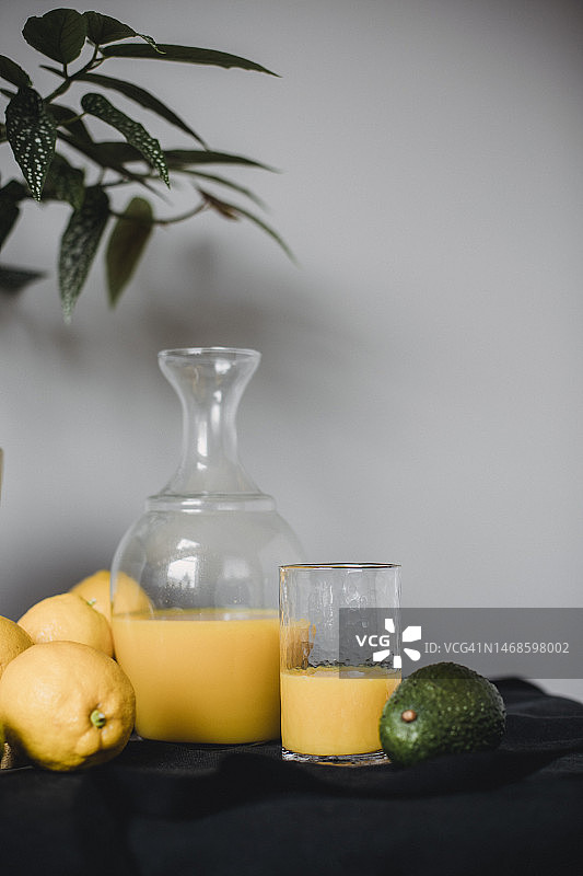 柠檬和柑橘汁静物图片素材