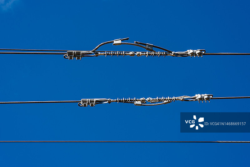 连接电压电源线图片素材