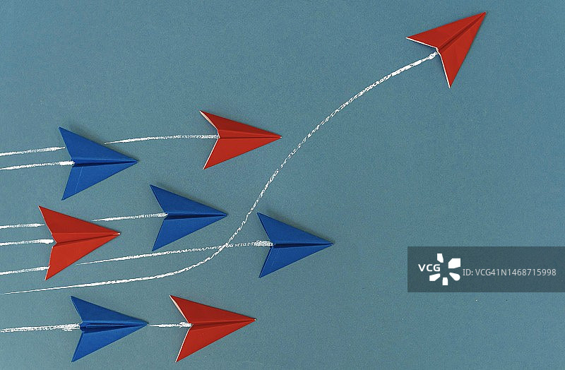 领导力概念：竞争、商业与不同理念、专长、成功图片素材