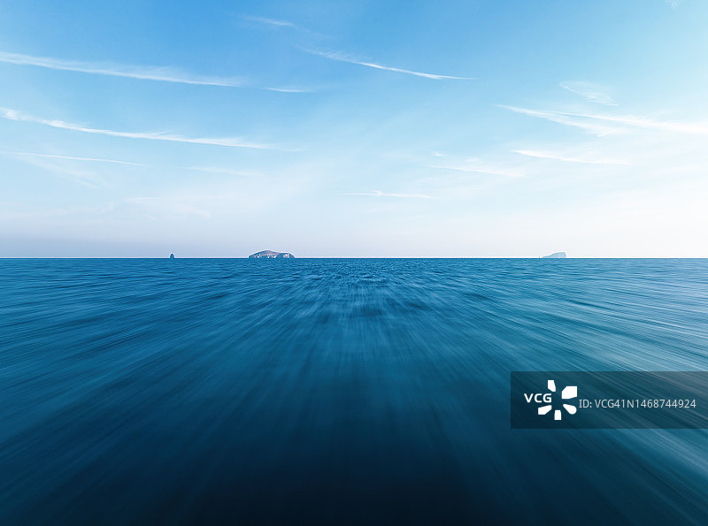 海浪的模糊运动图片素材