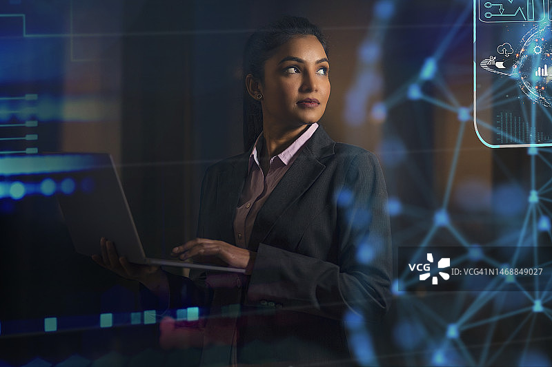 技术员/女商人使用虚拟现实投影的数字照片图片素材