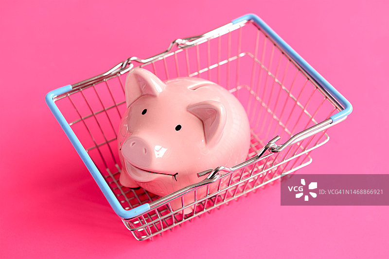 生活成本储蓄罐图片素材