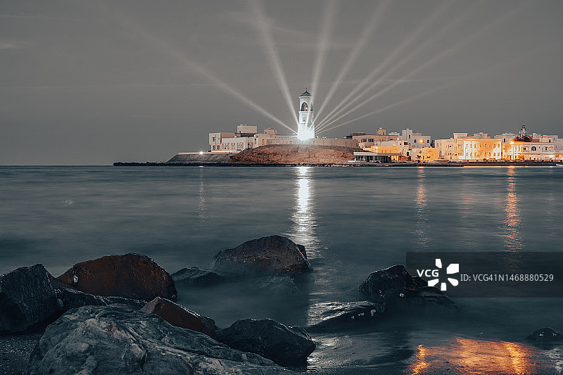 阿曼苏尔灯塔夜景图片素材
