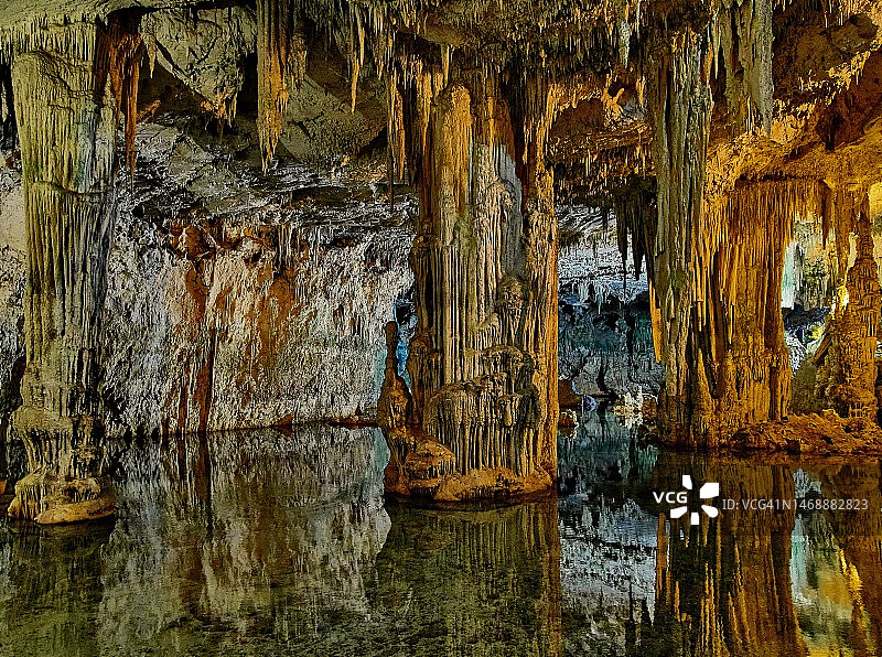 意大利撒丁岛洞穴岩层特写图片素材