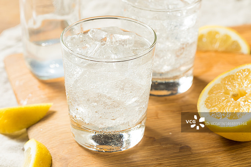 桌上饮品特写，美国图片素材