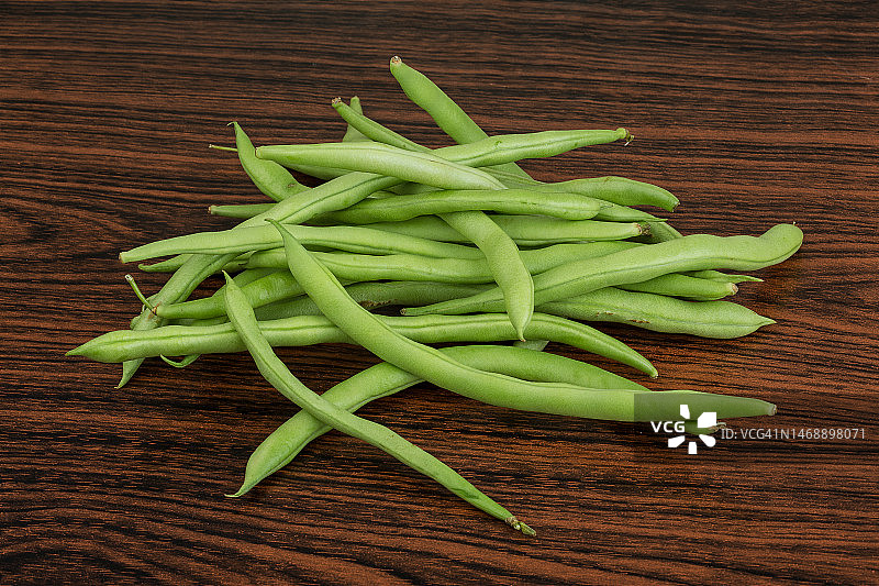 罗马尼亚瓦斯卢伊桌上豆子高角度视图图片素材