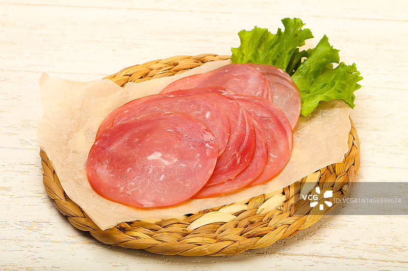 罗马尼亚瓦斯卢伊县砧板上肉的俯视照片图片素材