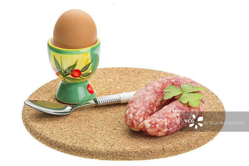 白色背景上勺子里的食物特写，罗马尼亚瓦斯卢伊图片素材