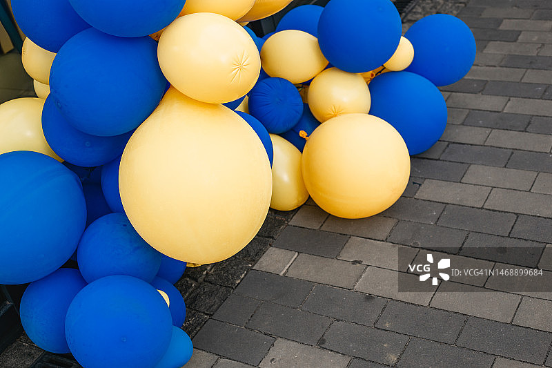 蓝黄气球图片素材