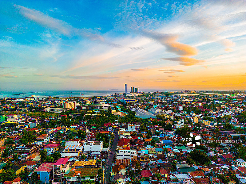 菲律宾宿务市海滨大厦日落景色图片素材