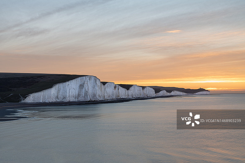 英国伊斯特本的壮丽日落海景图片素材
