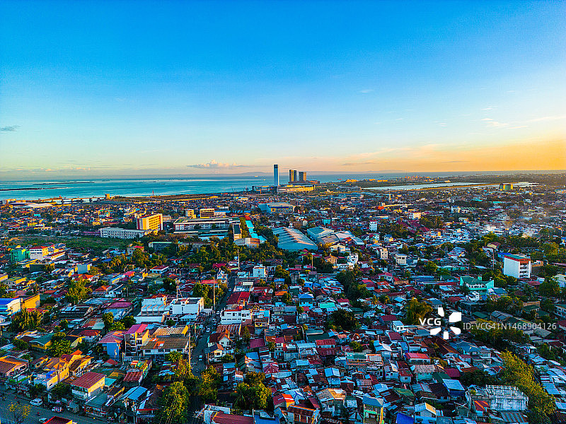菲律宾宿务市海滨大厦日落景色图片素材