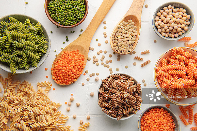 桌子上各种食物的俯视图，乌克兰图片素材