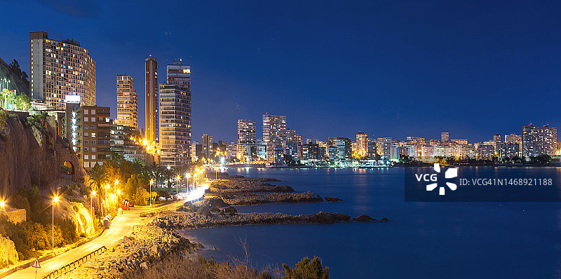 西班牙巴伦西亚省阿利坎特城市天际线图片素材