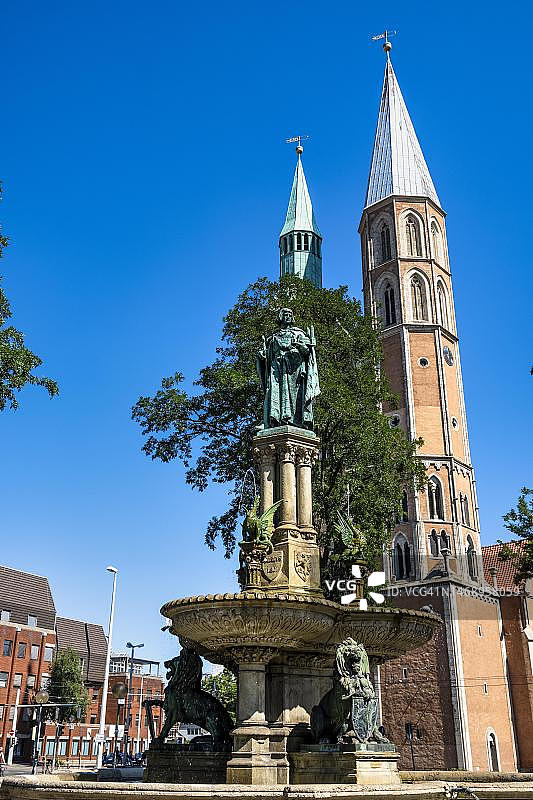 德国下萨克森州不伦瑞克哈根马克特的亨利希喷泉图片素材