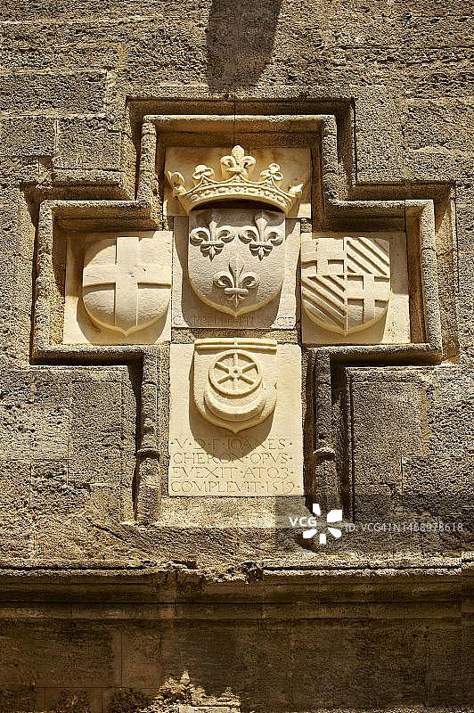 罗德岛骑士大道上骑士旅馆的中世纪纹章印章，希腊图片素材