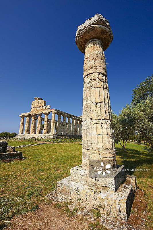 意大利帕埃斯图姆的雅典娜古希腊多立克柱式神庙图片素材