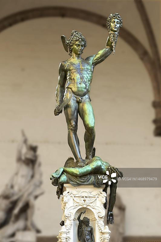 本韦努托·切利尼的《珀尔修斯与美杜莎的头颅》:兰奇凉廊,佛罗伦萨图片素材