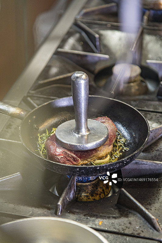 托斯卡纳，红酒鸭胸图片素材