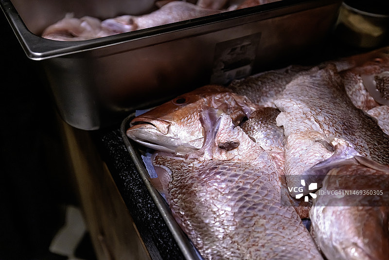 鱼的烹饪准备图片素材