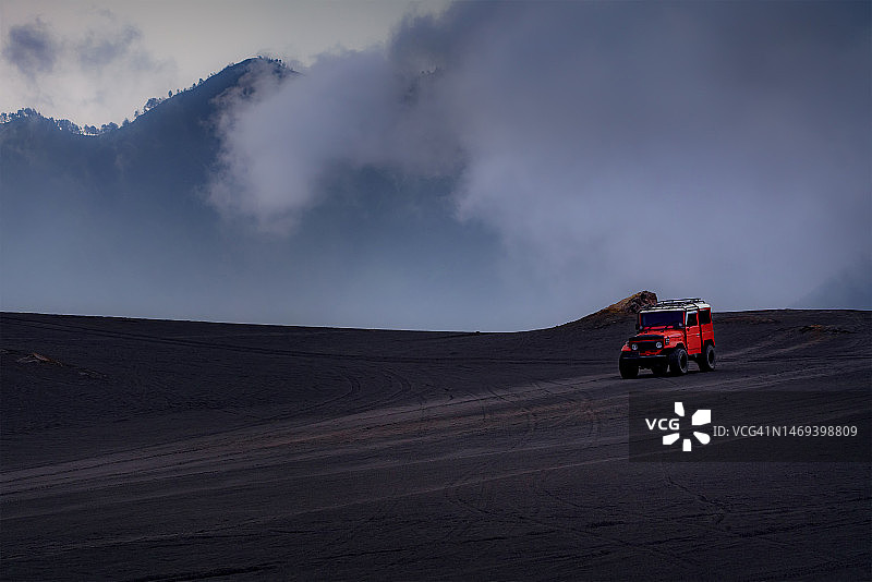 布罗莫火山越野图片素材