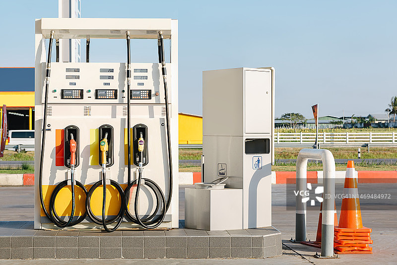 加油站的燃油泵图片素材