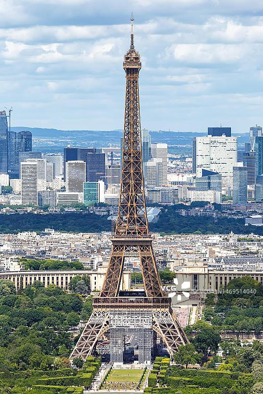 从上方拍摄的法国巴黎埃菲尔铁塔图片素材