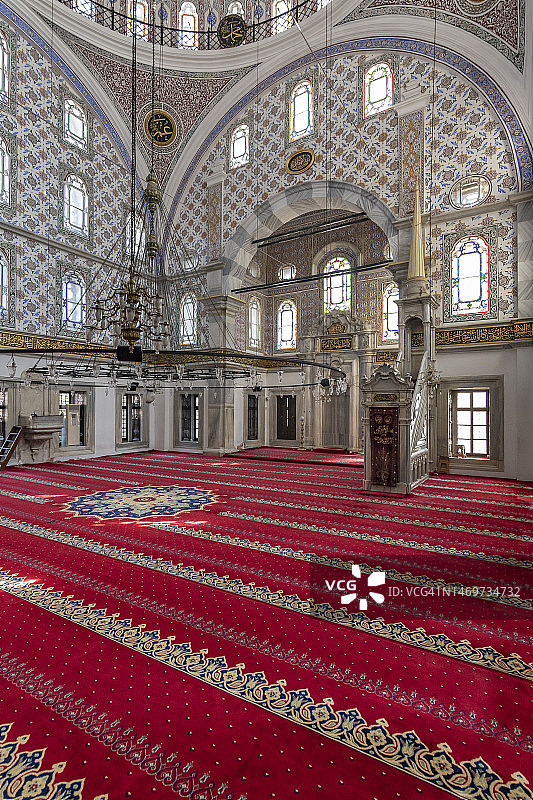 土耳其伊斯坦布尔于斯屈达尔区的塞利米耶清真寺图片素材