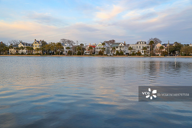 查尔斯顿市中心的殖民湖图片素材