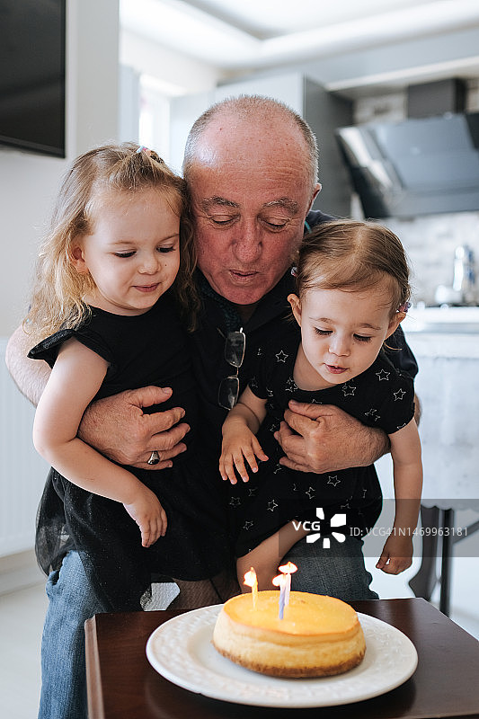 曾祖父的生日派对图片素材