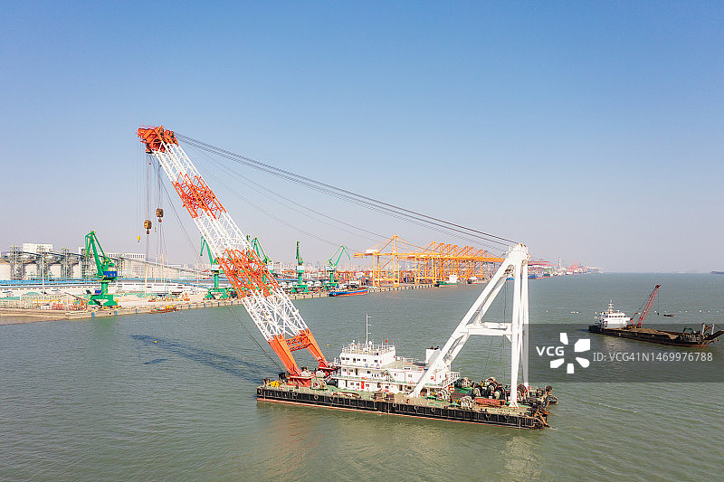 海上起重船图片素材