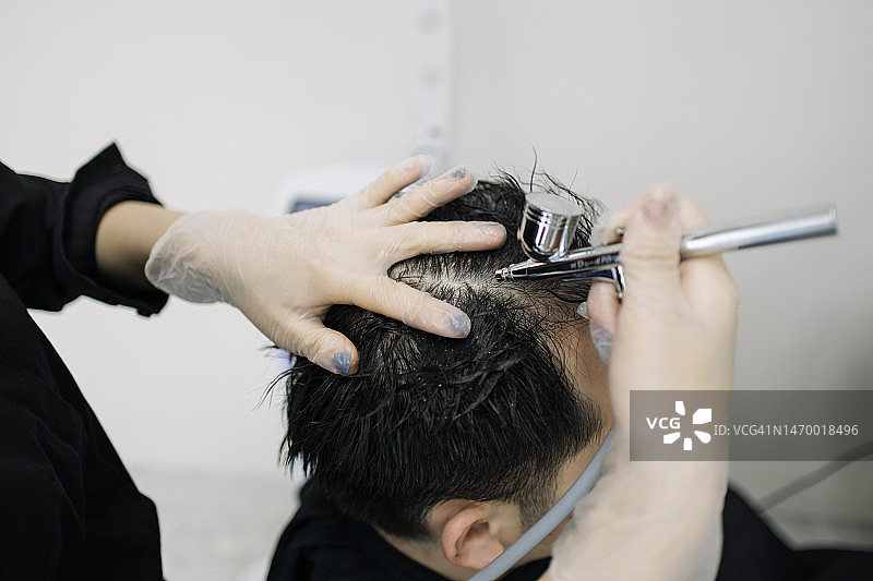 用于治疗脱发的氧气头皮护理图片素材