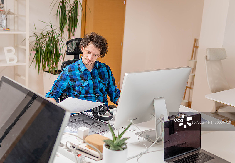 办公室的一天图片素材