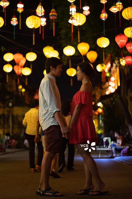 会安的浪漫漫步图片素材