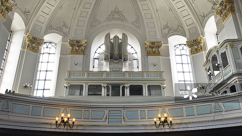 汉堡圣米迦勒路德教堂白色管风琴图片素材