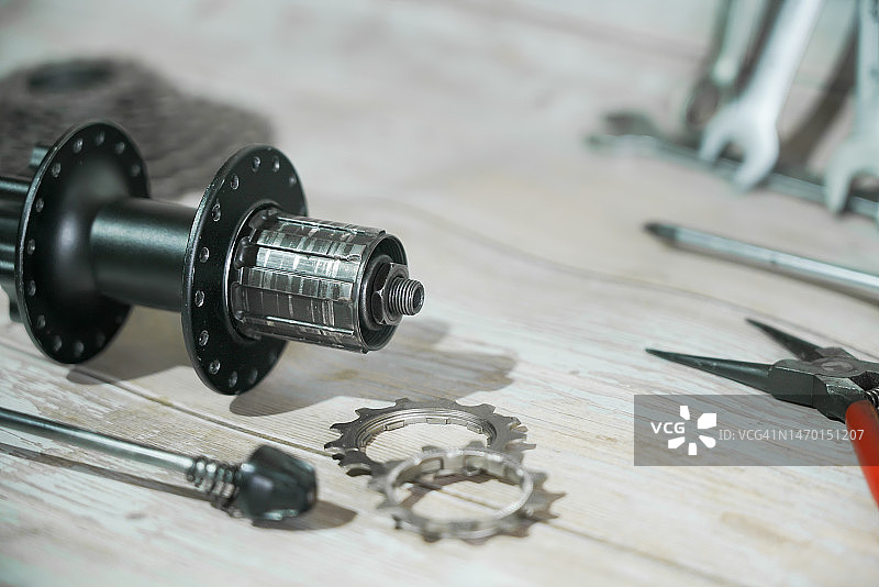 自行车后花鼓维修图片素材