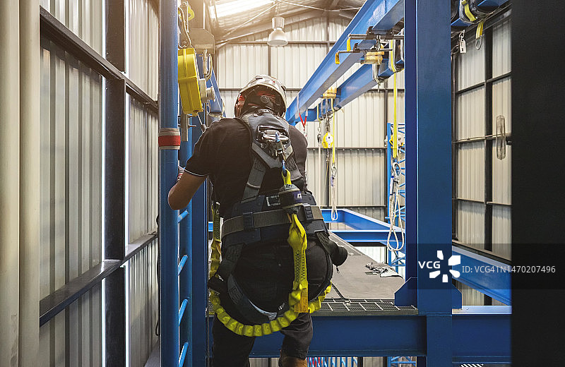 带反光的工业安全带设备图片素材