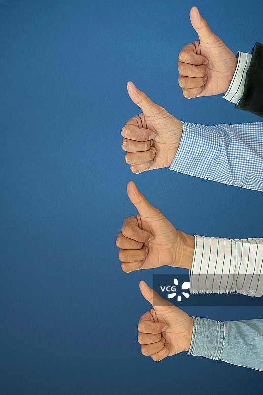 伸出大拇指图片素材