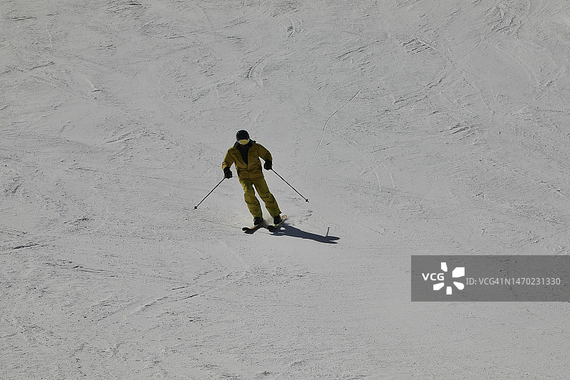 休闲滑降滑雪图片素材