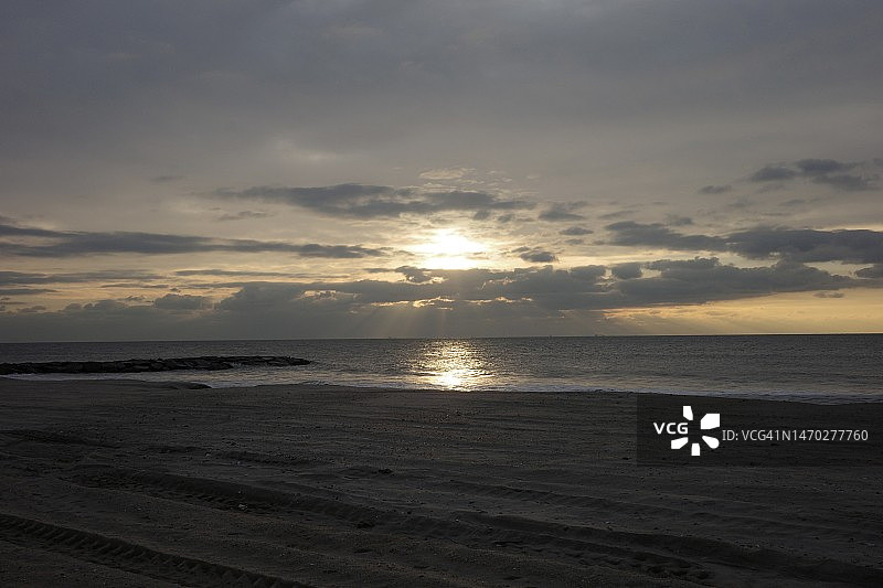 日落时分海天一色美景，美国罗卡韦半岛图片素材