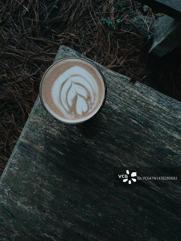 桌角上的咖啡（印度尼西亚）图片素材