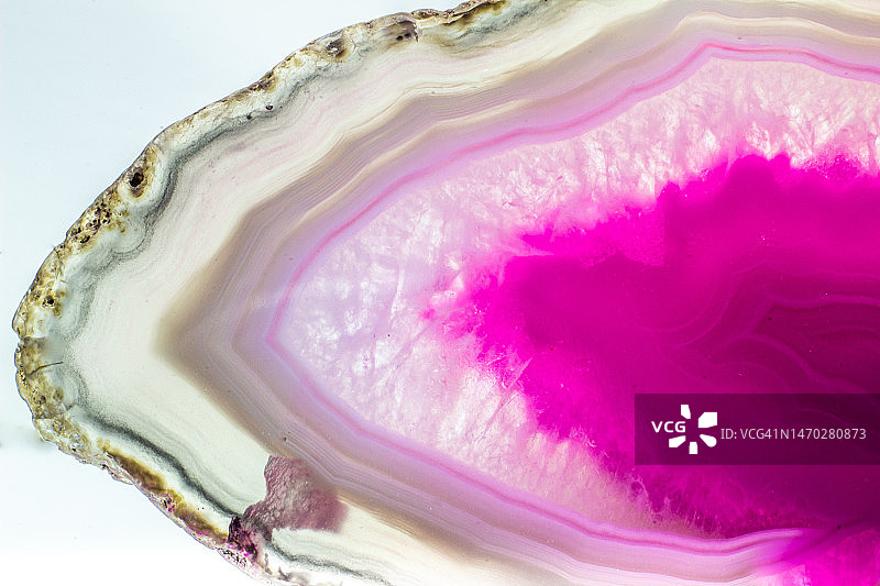 玫红色半透明玛瑙晶片，美国图片素材