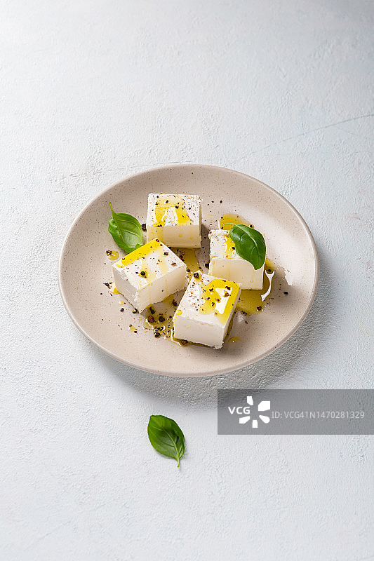盘中菲达奶酪特写，乌克兰图片素材