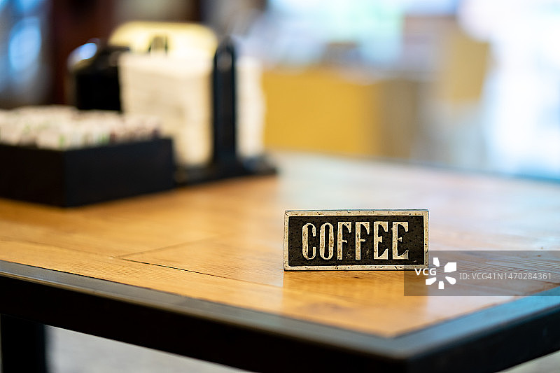 桌上的文字特写，登巴萨，印度尼西亚图片素材