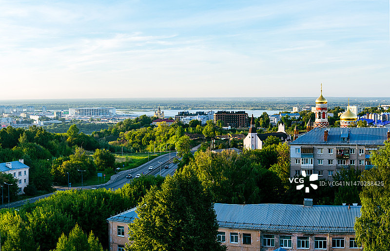 俄罗斯下诺夫哥罗德州下诺夫哥罗德海滨城镇景观高角度视图图片素材