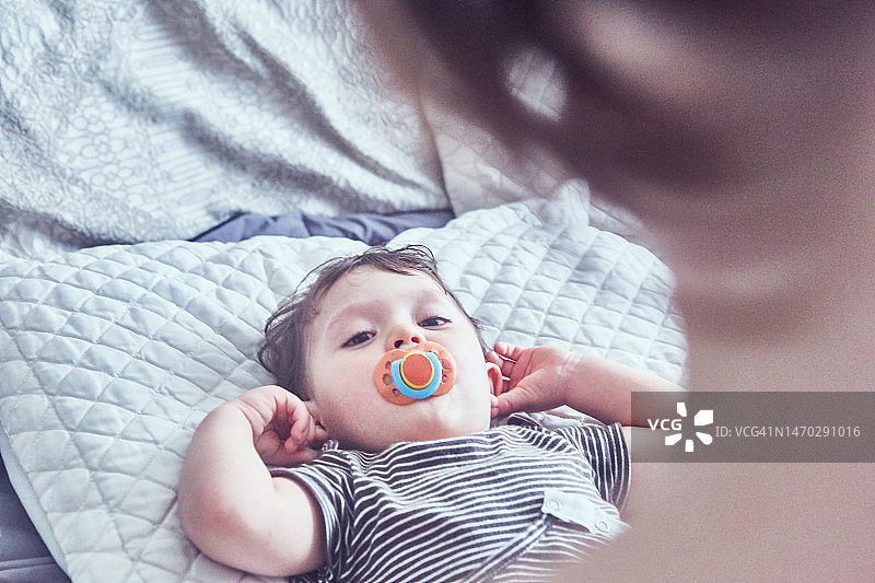 小睡的幼儿图片素材