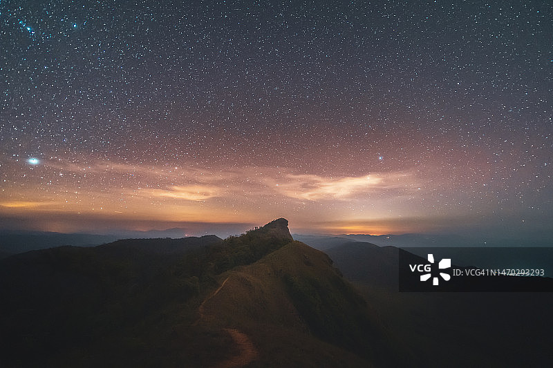 泰国夜间山脉景观图片素材