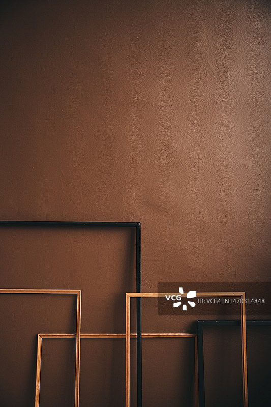 靠墙的空椅子，马来西亚雪兰莪州八打灵再也图片素材