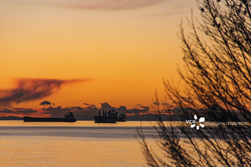 温哥华英吉利湾的日落图片素材