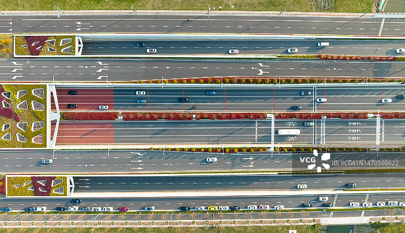 空中多车道公路图片素材